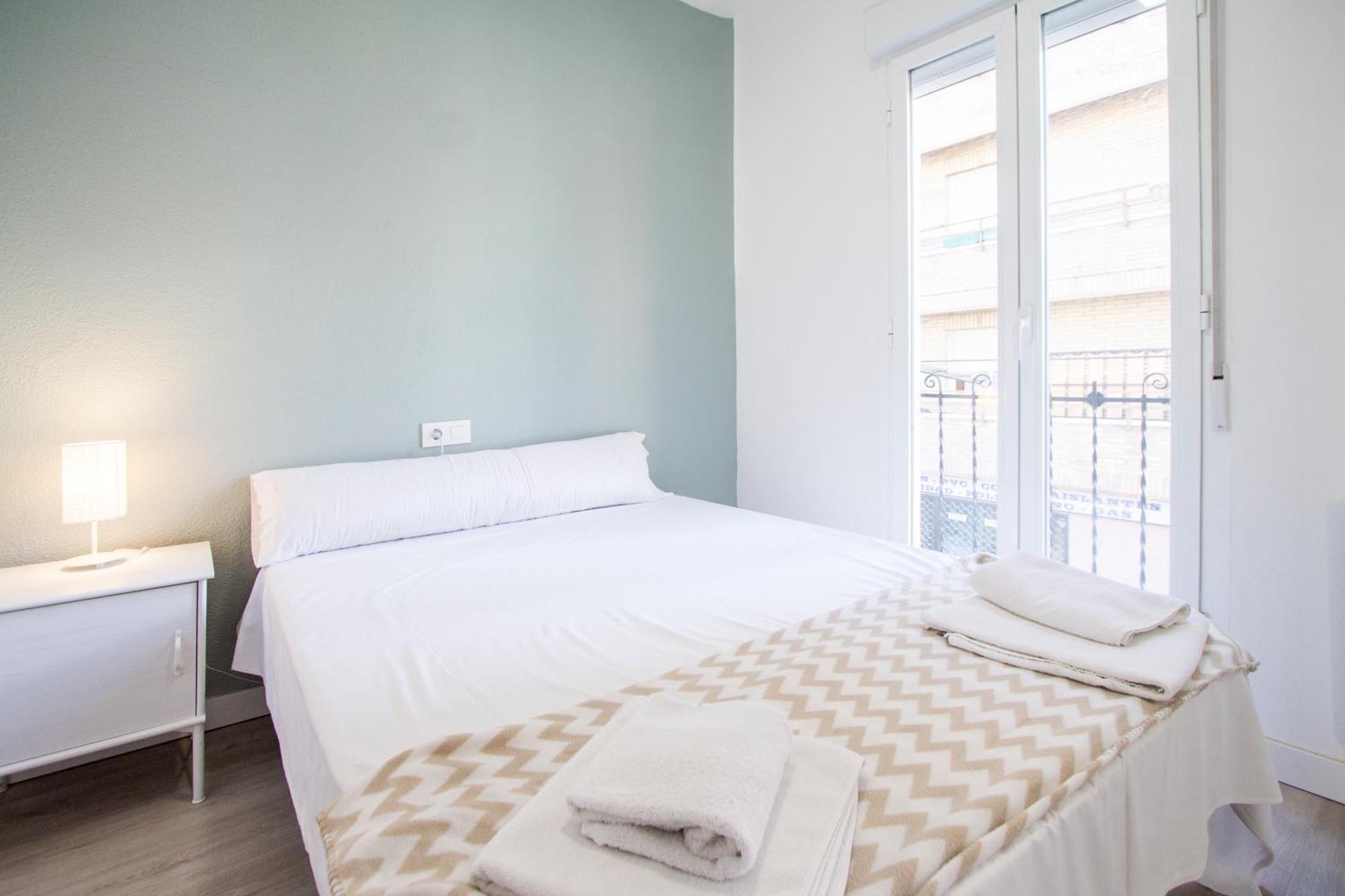 Apartamentos Tetuan Sandino Мадрид Экстерьер фото