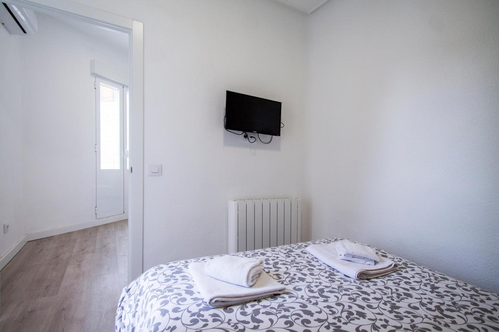 Apartamentos Tetuan Sandino Мадрид Экстерьер фото